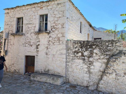 Old House for sale in Mani 1824 year of construction